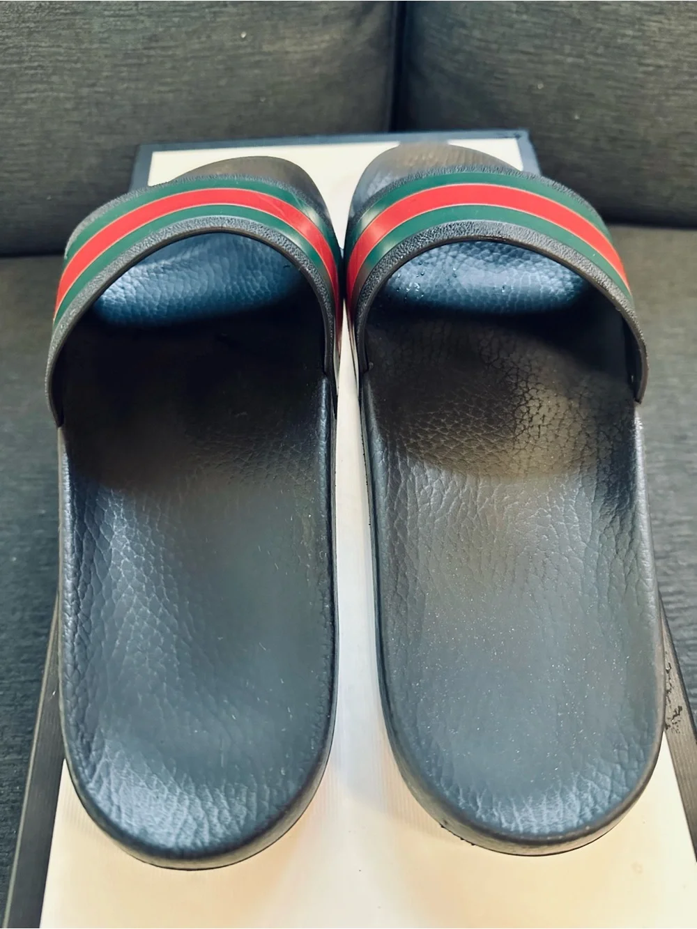 Authentic Gucci Pursuit 72 Black Pool Slides Men’s Iconic signature line Size 10